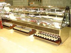 如何選購高質(zhì)量的封閉式冷鮮柜